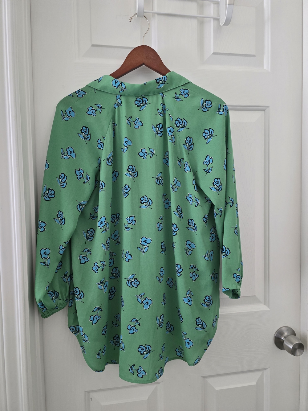 CAbi Go To Blouse Style 5891 Green Blue Floral Button Front XS - Picture 7 of 7